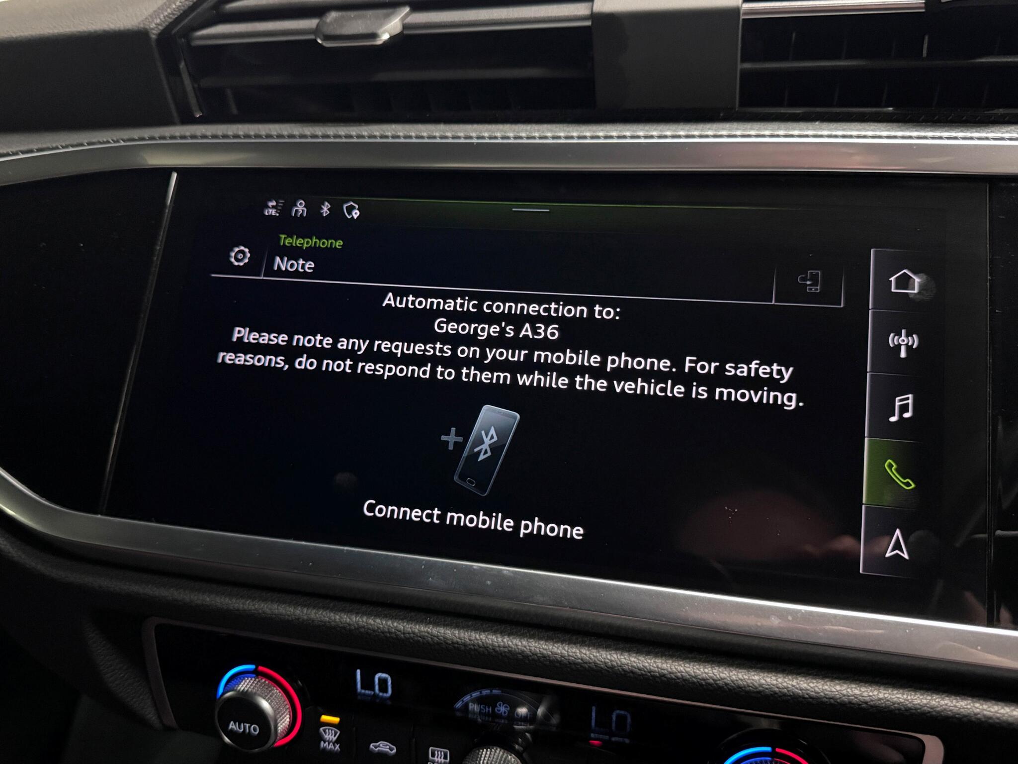 Audi Q3 view 40