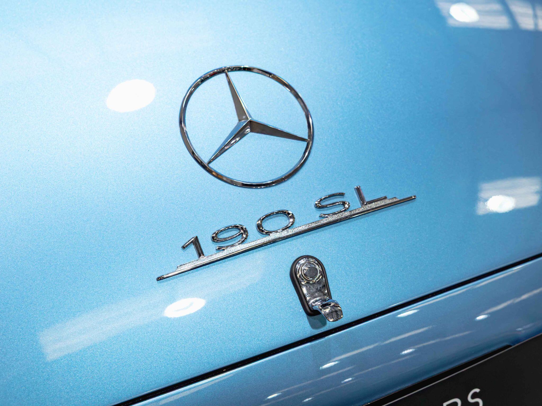 Mercedes-Benz 190 SL view 20