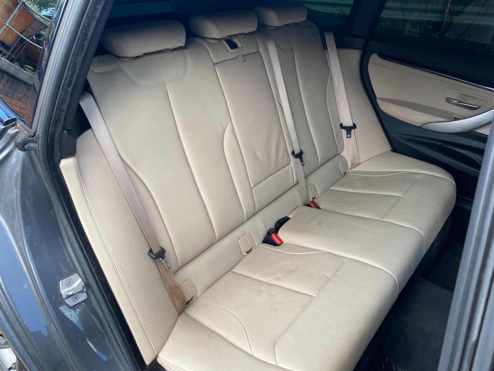 BMW 3 Series view 16