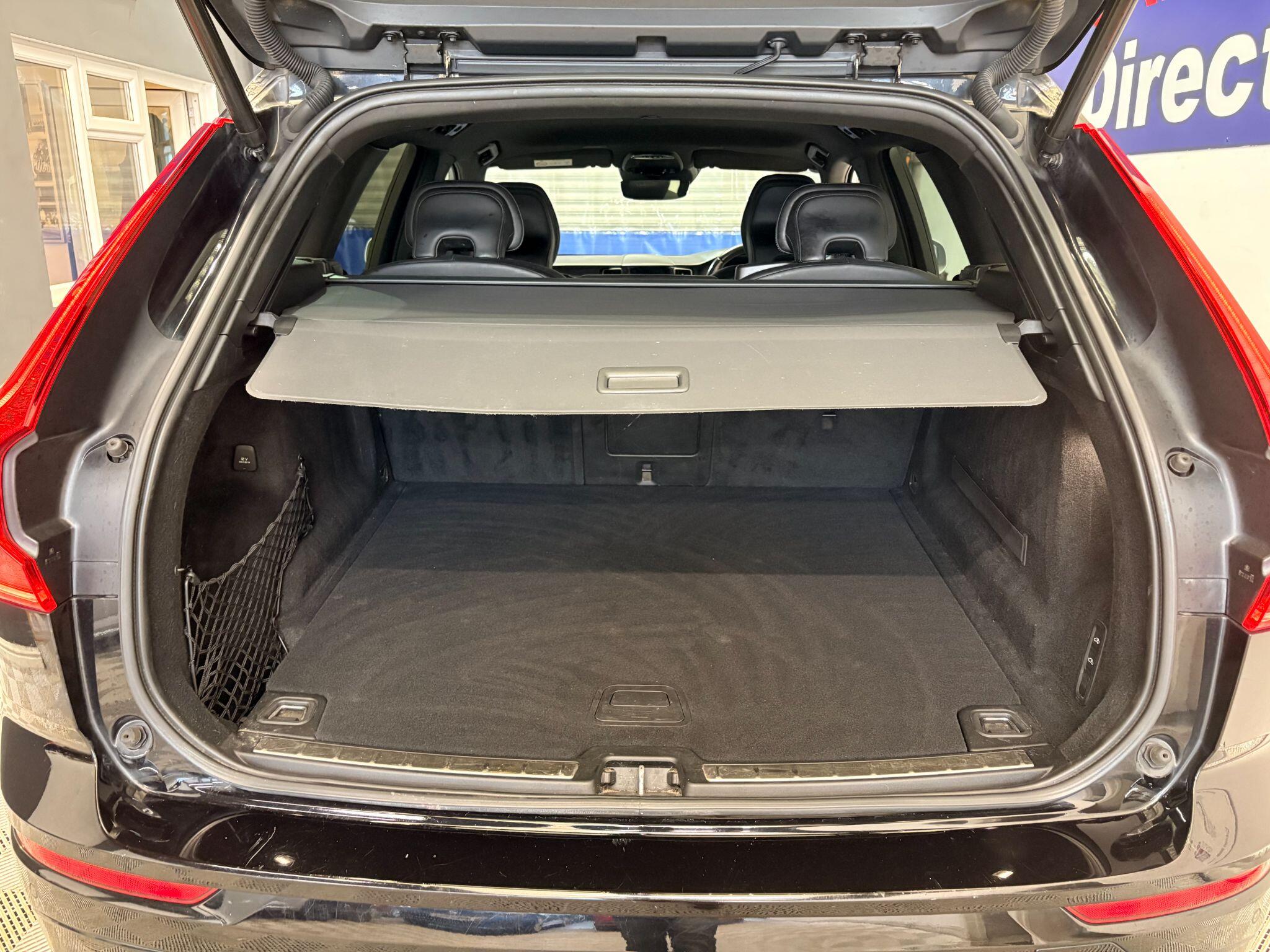 Volvo XC60 view 9
