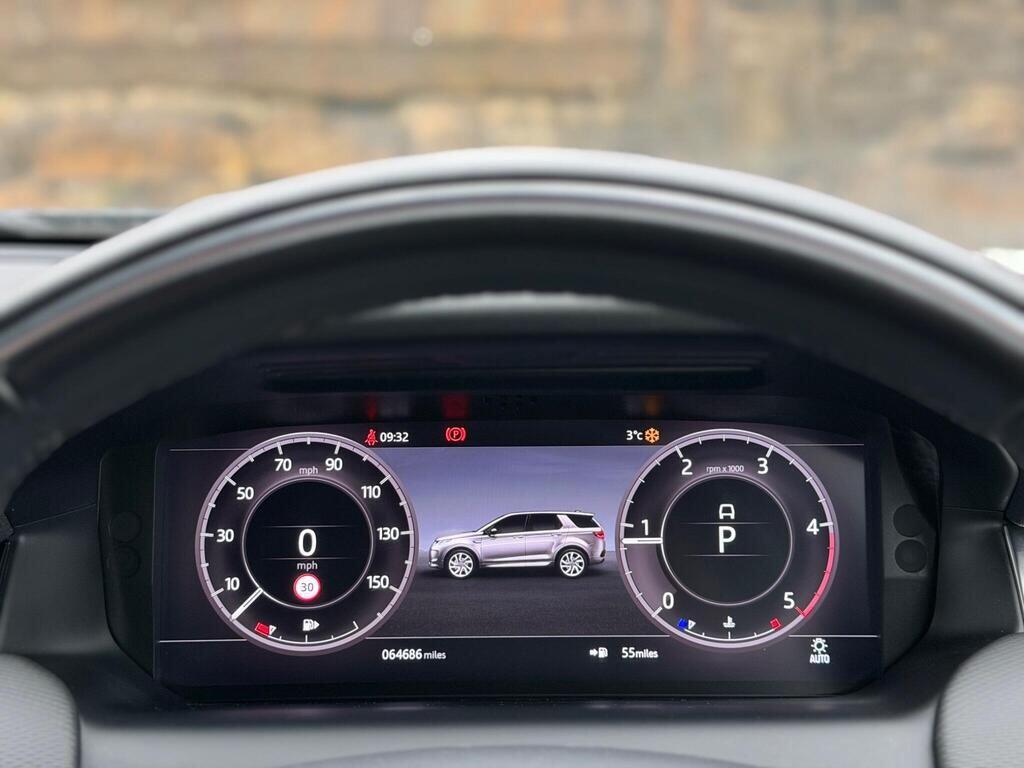Land Rover Discovery Sport view 23