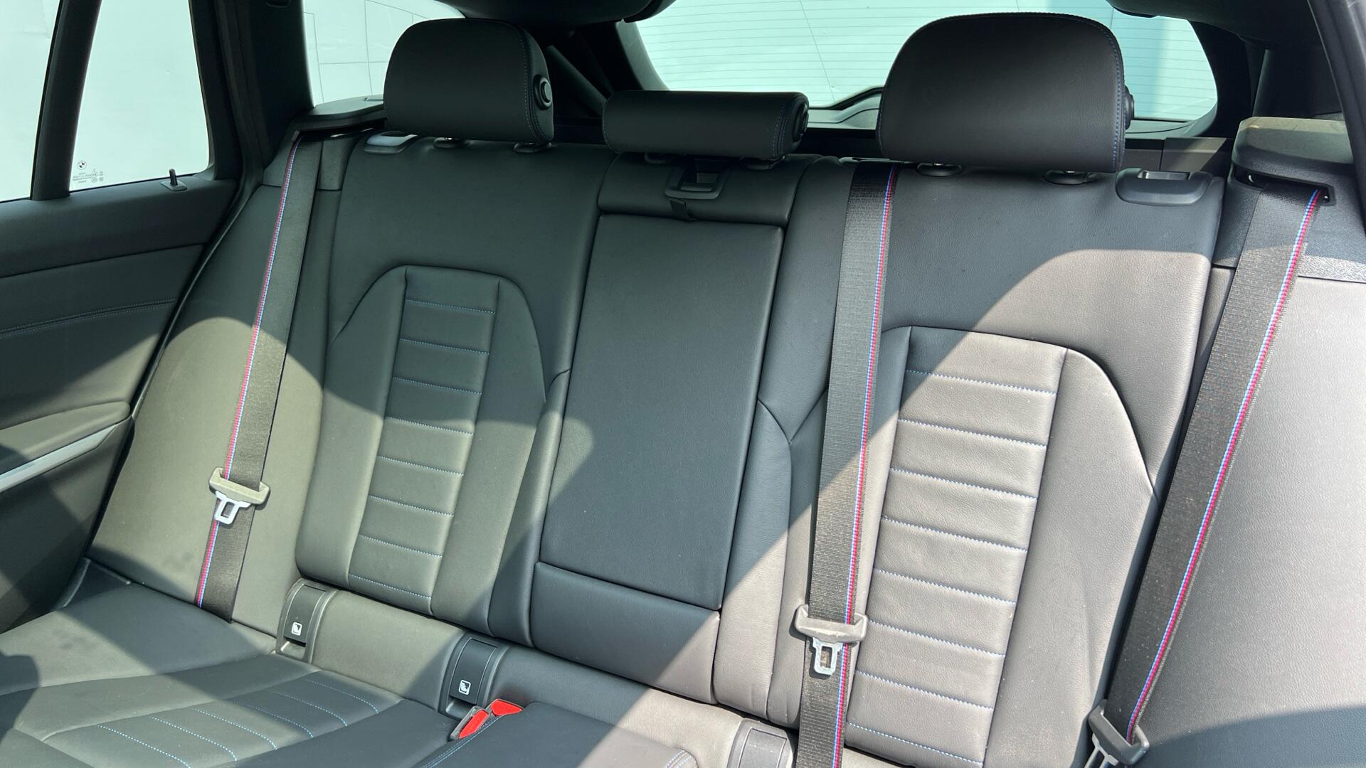 BMW 3 Series view 12