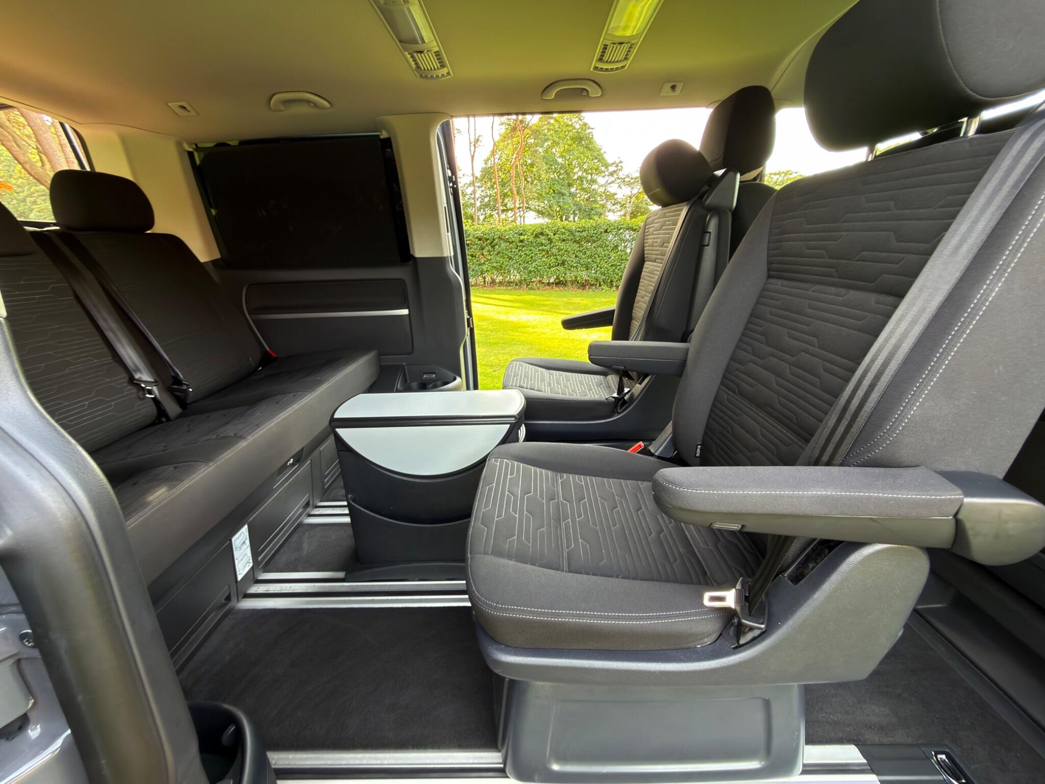 Volkswagen Caravelle view 21