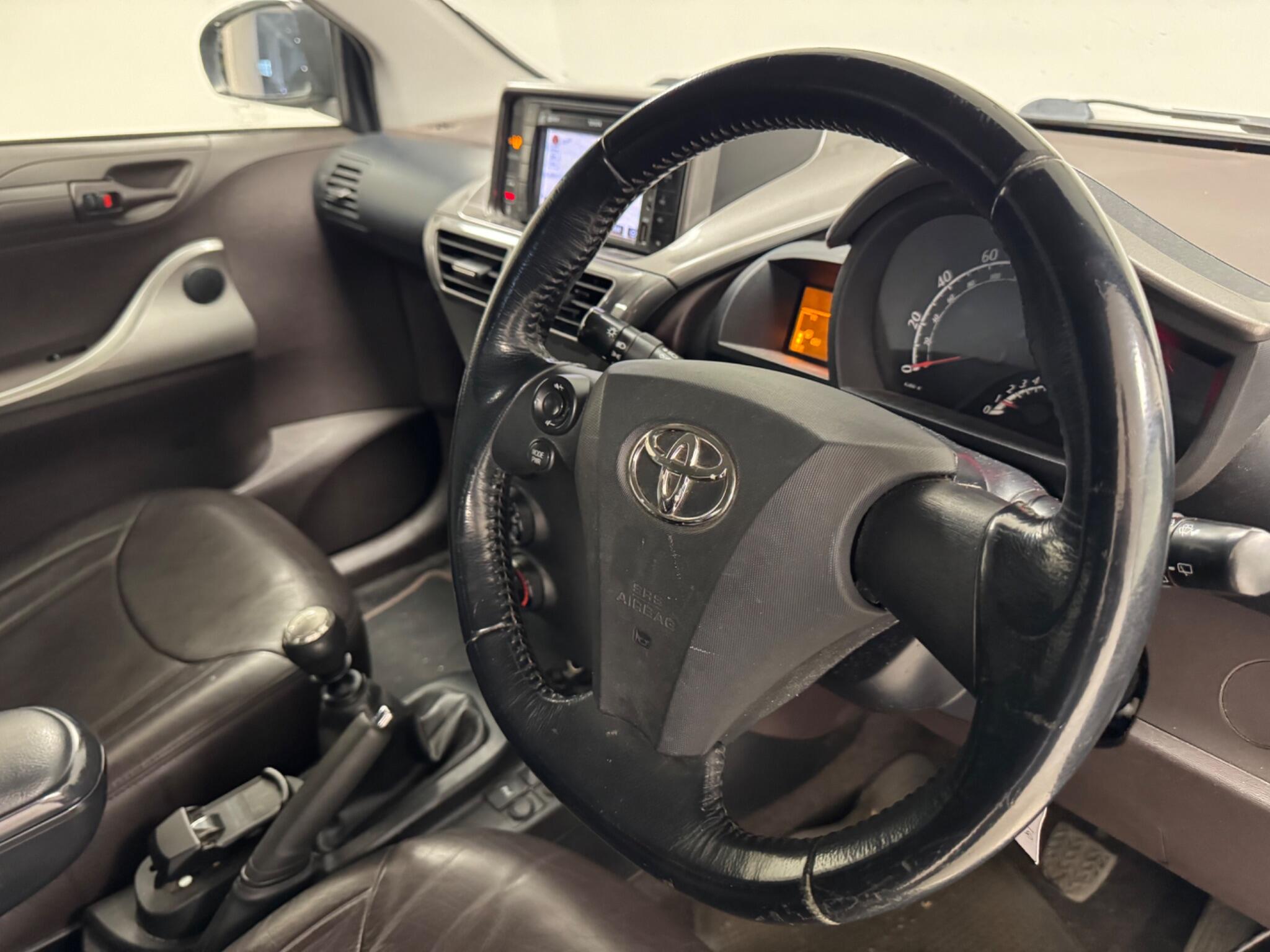 Toyota Iq view 19