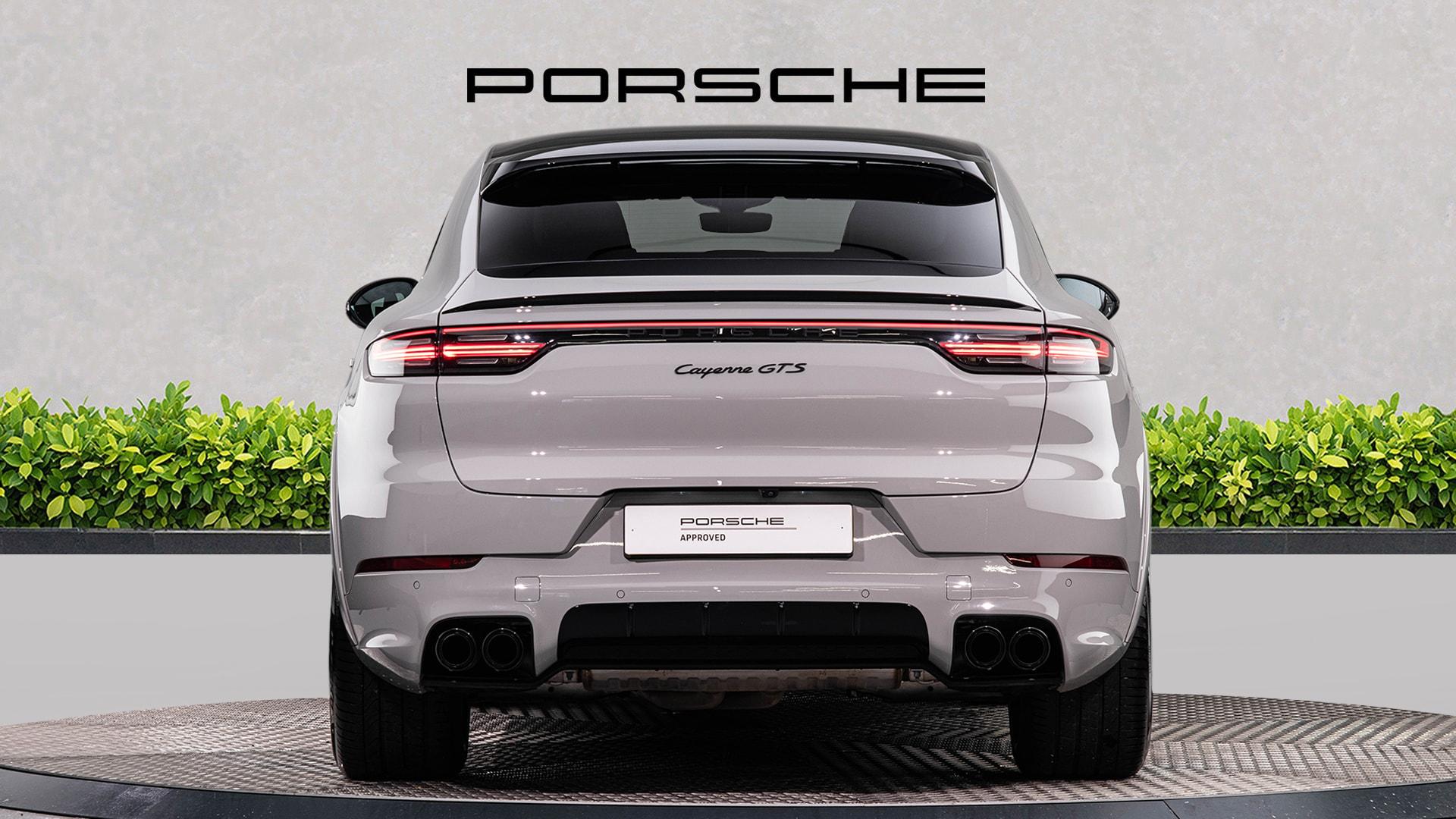 Porsche Cayenne view 6