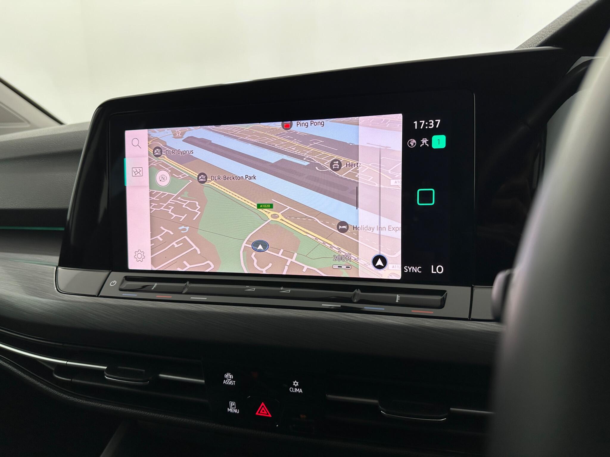 Volkswagen Golf view 23