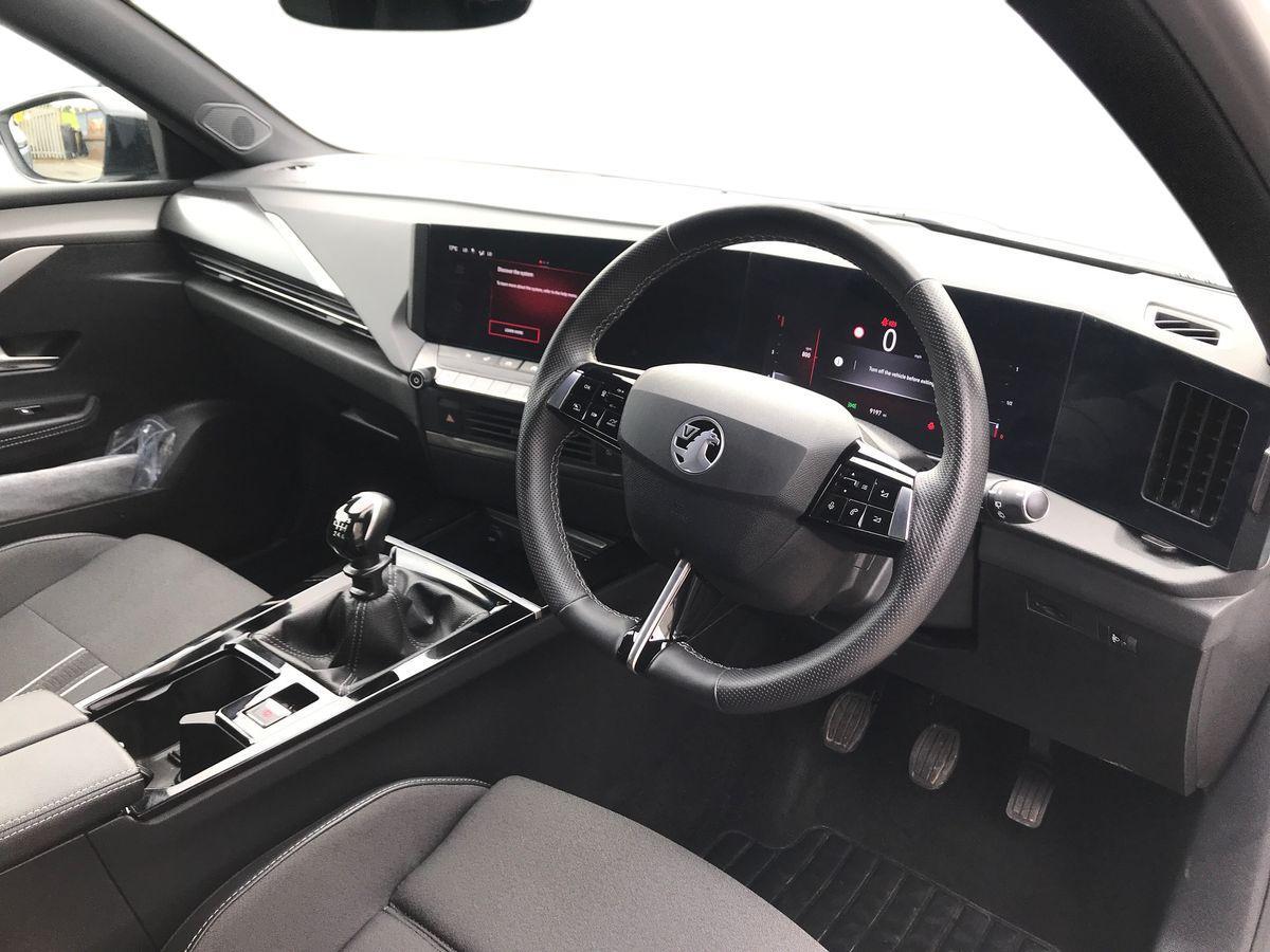 Vauxhall Astra view 3