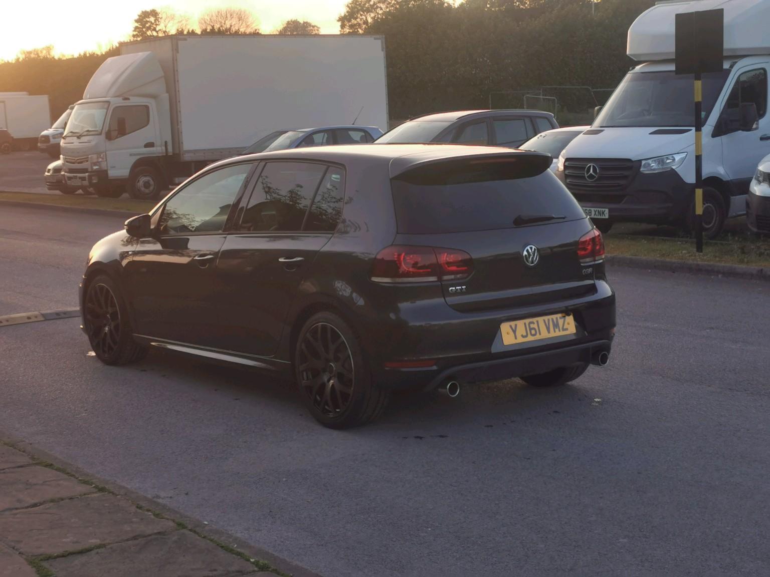 Volkswagen Golf view 4