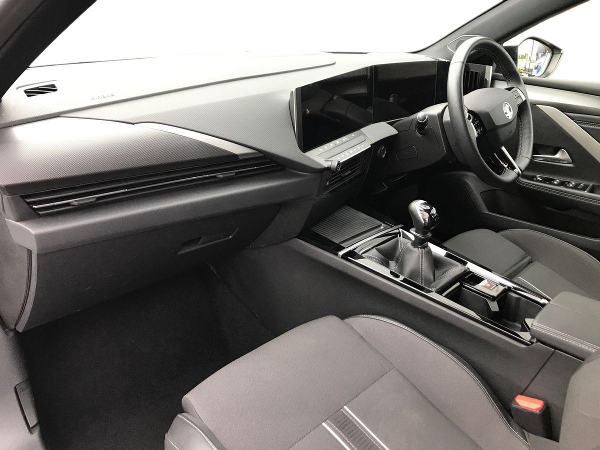 Vauxhall Astra view 5
