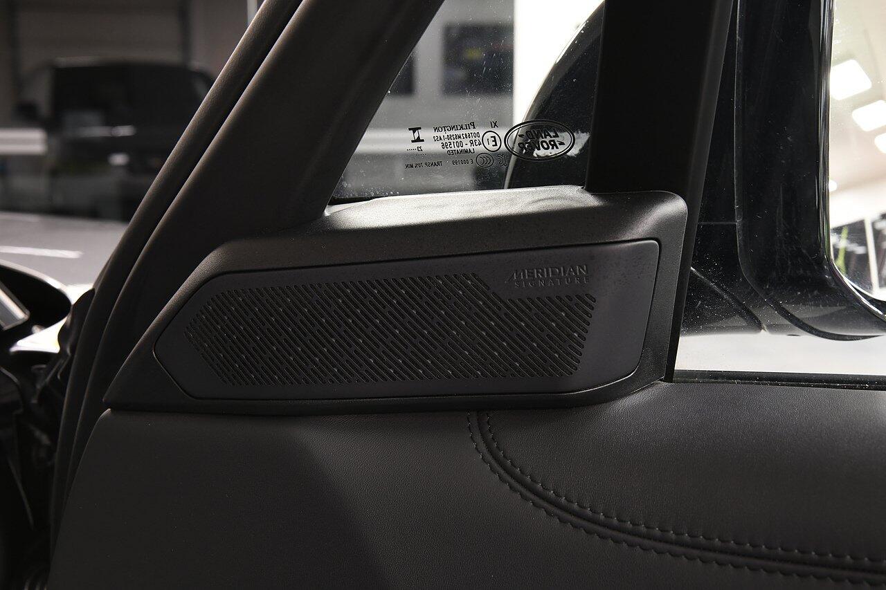 Land Rover Range Rover view 24