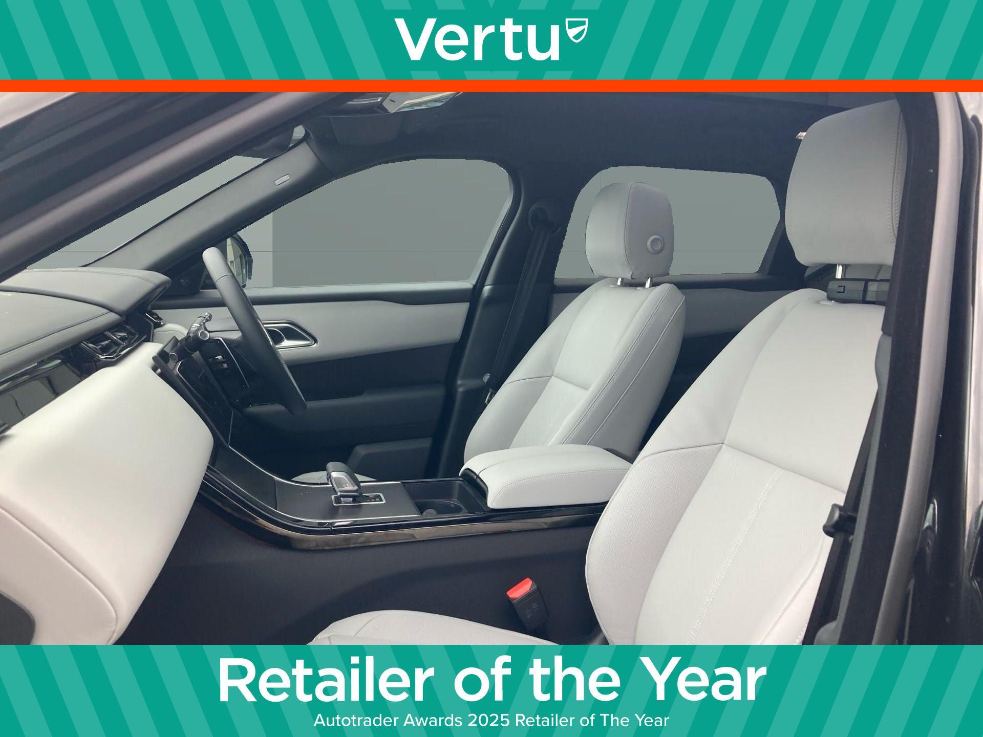 Land Rover Range Rover Velar view 3