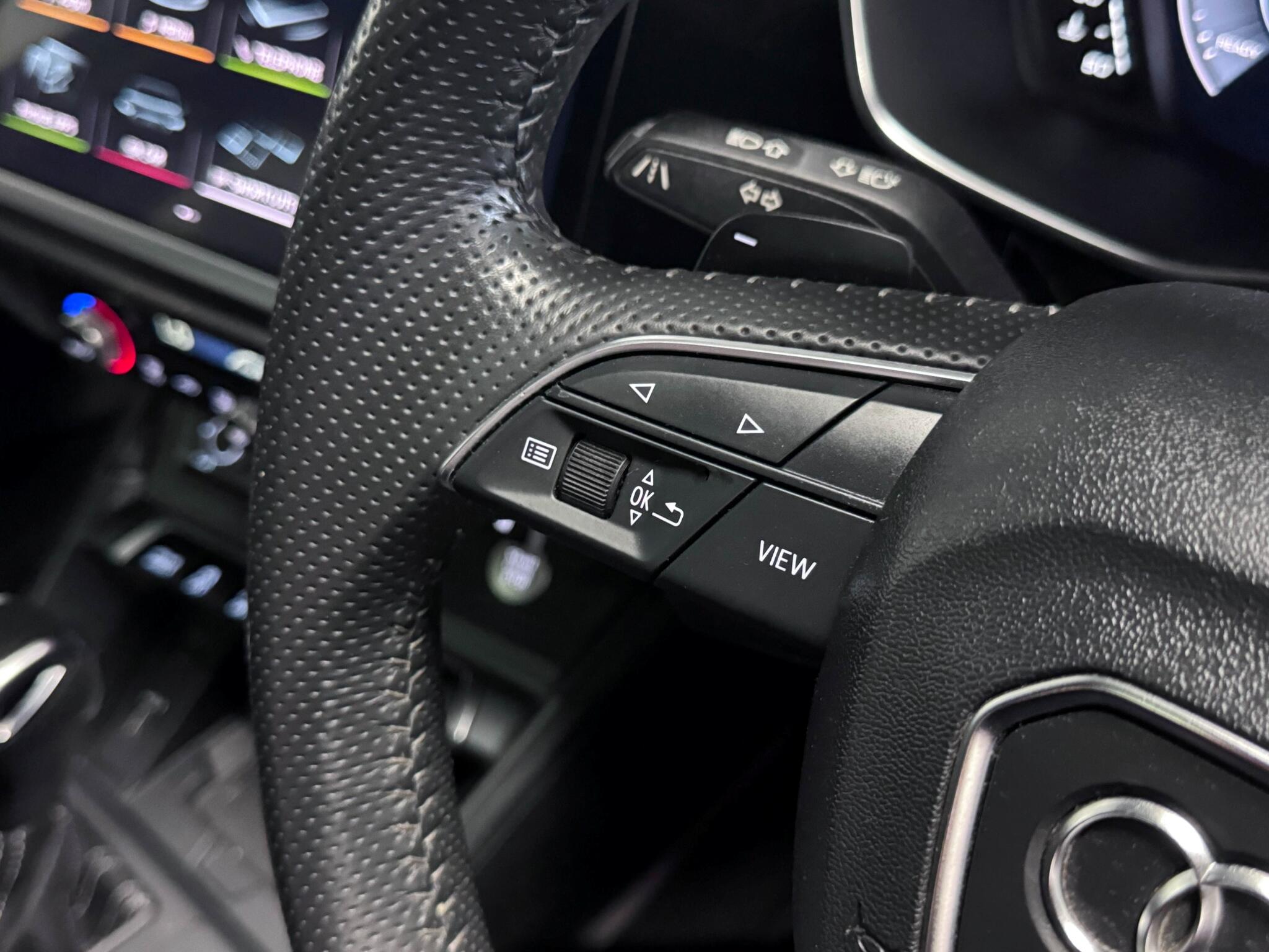 Audi Q3 view 13