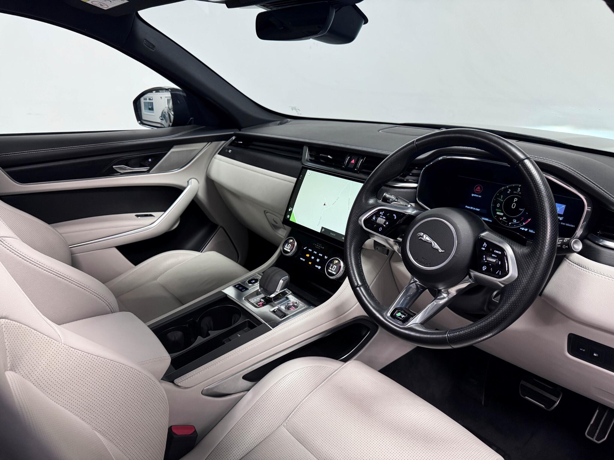 Jaguar F-Pace view 35