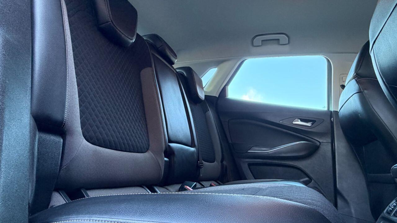 Vauxhall Grandland X view 12