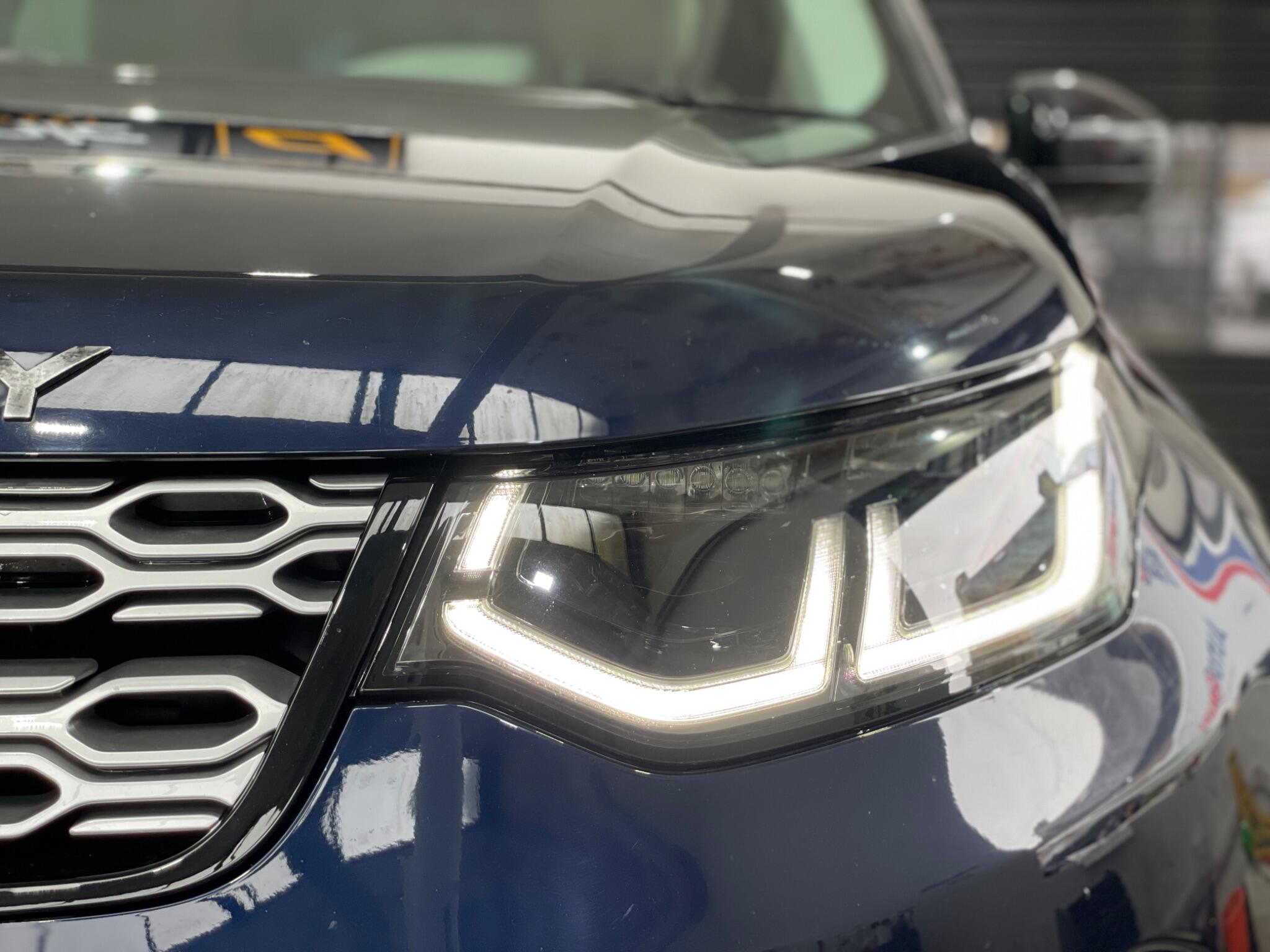 Land Rover Discovery Sport view 30