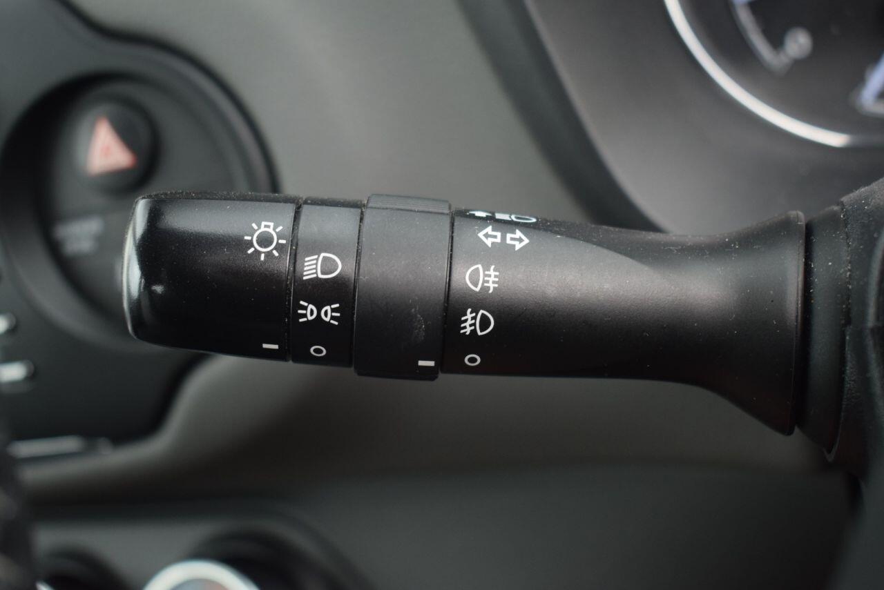 Toyota Yaris view 25