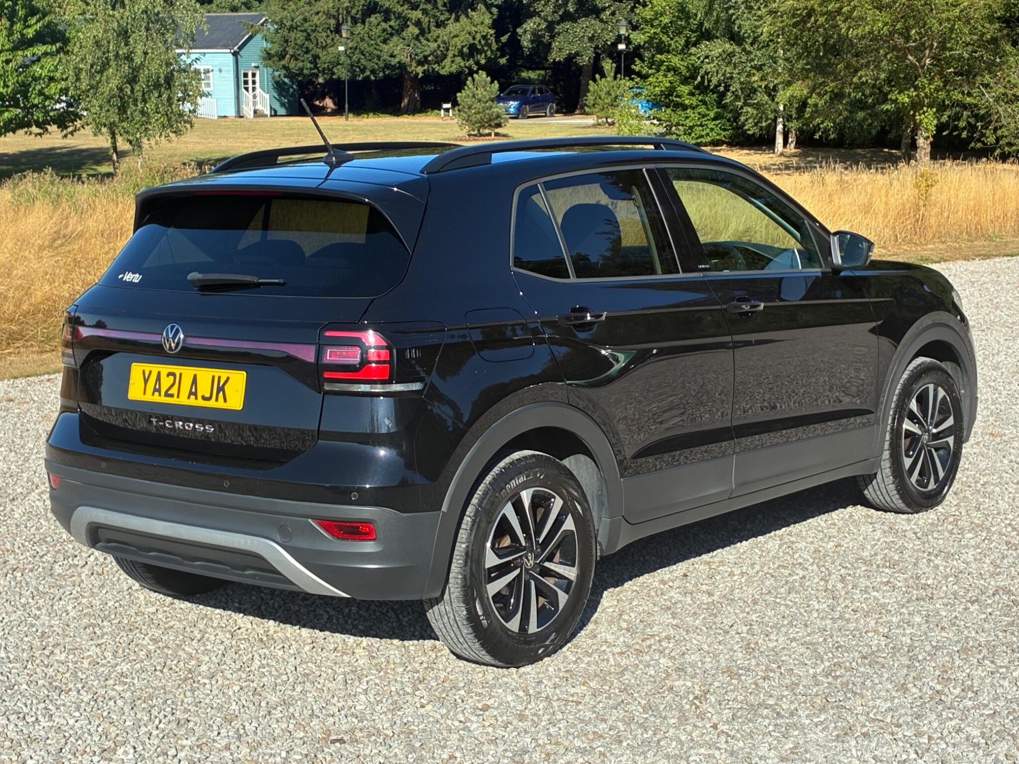 Volkswagen T-Cross view 6