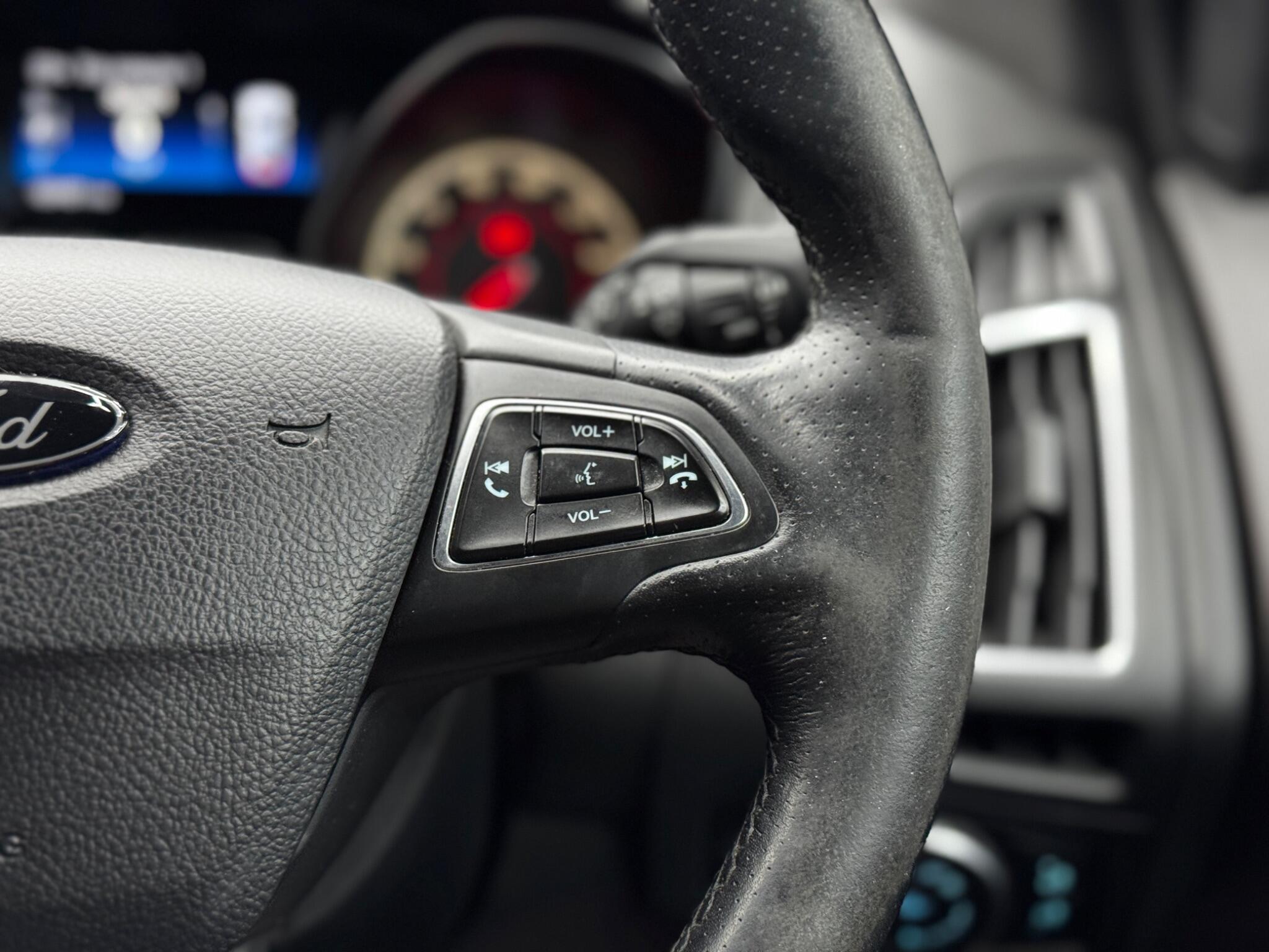 Ford Focus view 21