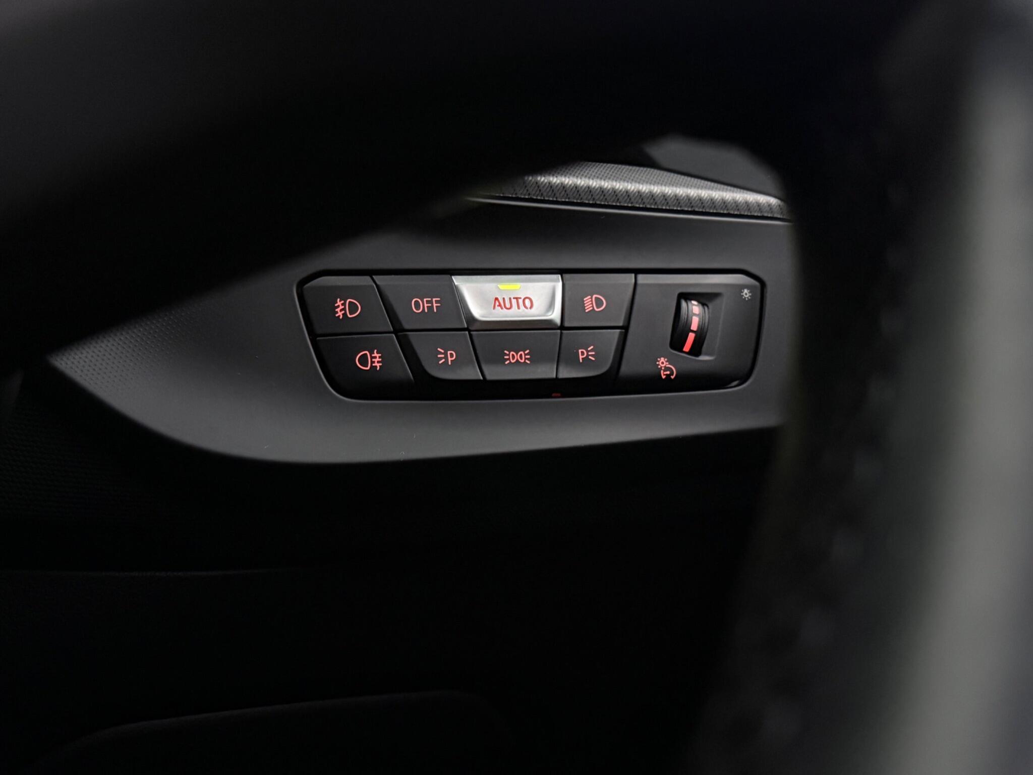 BMW 2 Series view 18