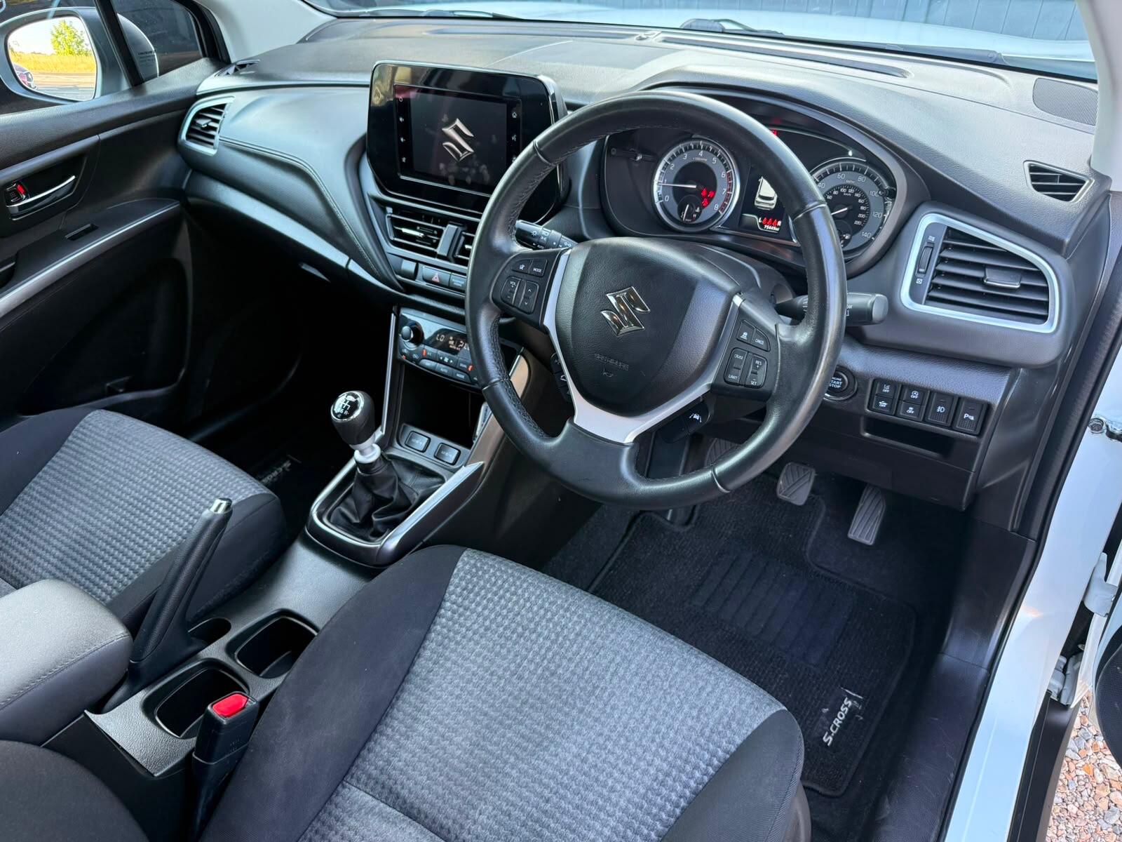 Suzuki S-Cross view 3