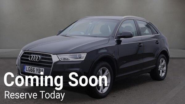Audi Q3 view 16