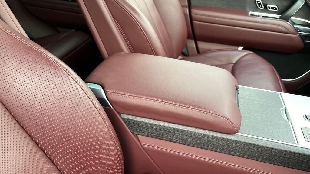 Land Rover Range Rover view 30