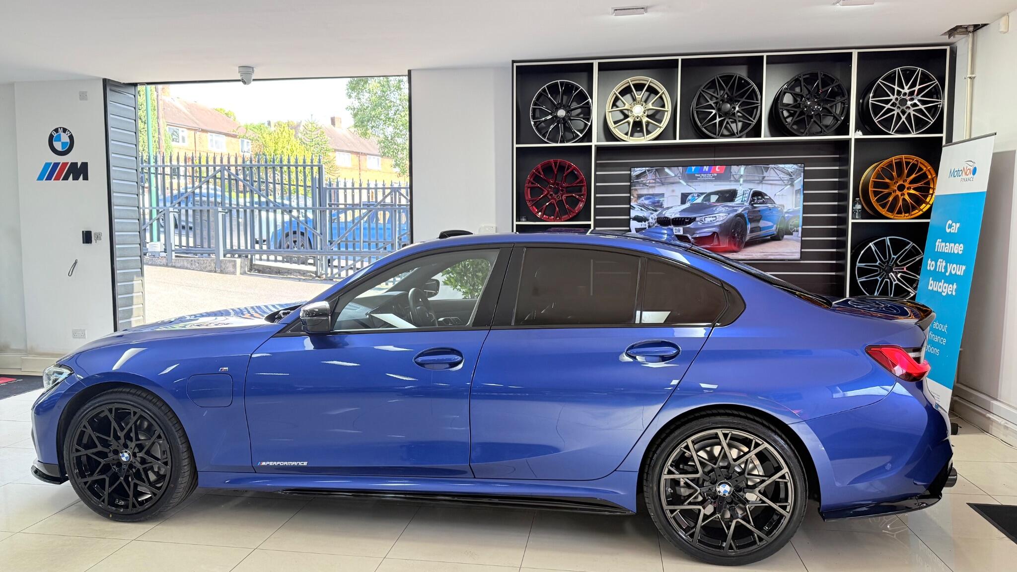 BMW 3 Series view 37