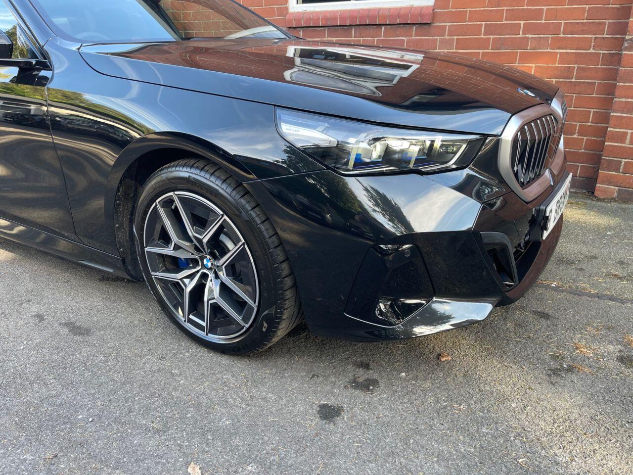 BMW 5 Series view 5