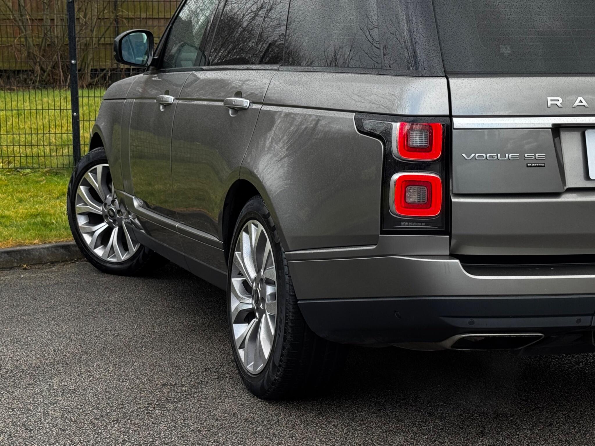 Land Rover Range Rover view 11