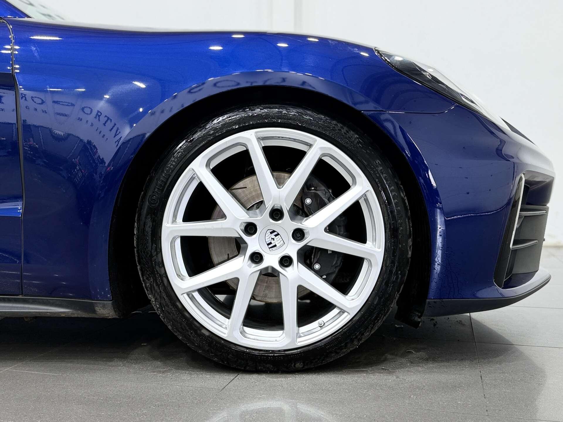 Porsche Panamera view 10