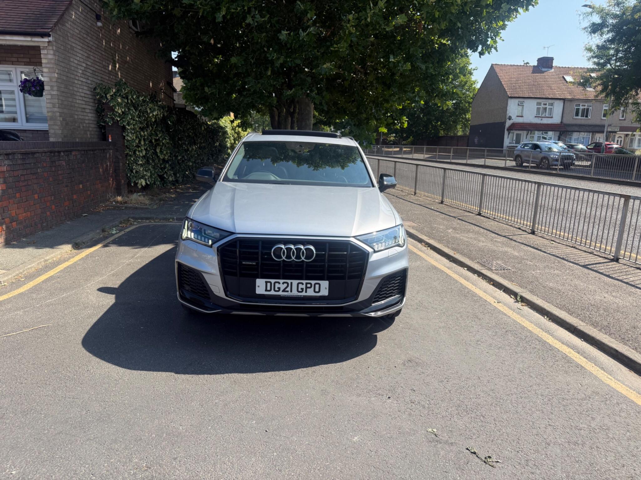 Audi Q7 view 2
