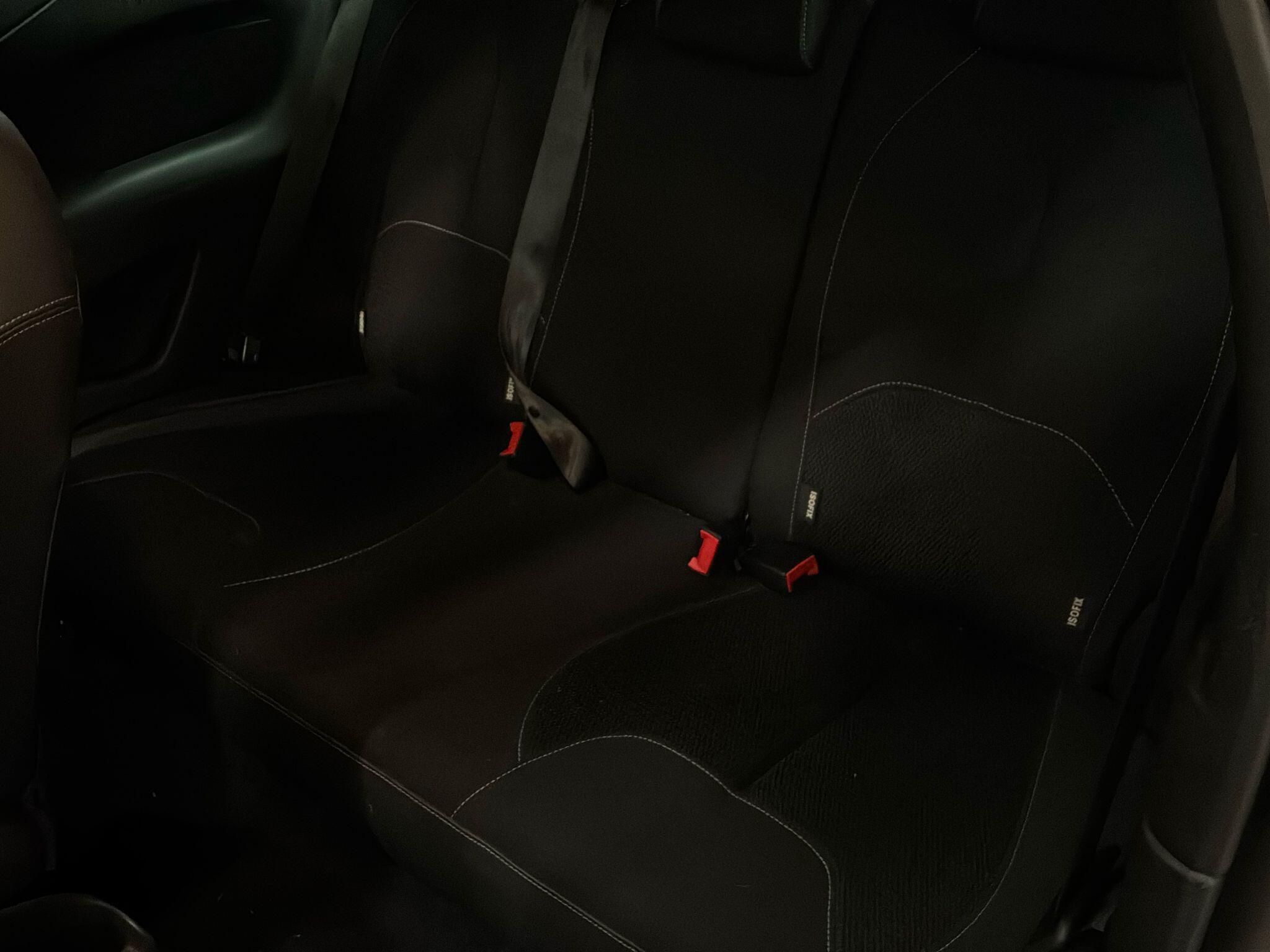 DS Automobiles DS 3 view 12