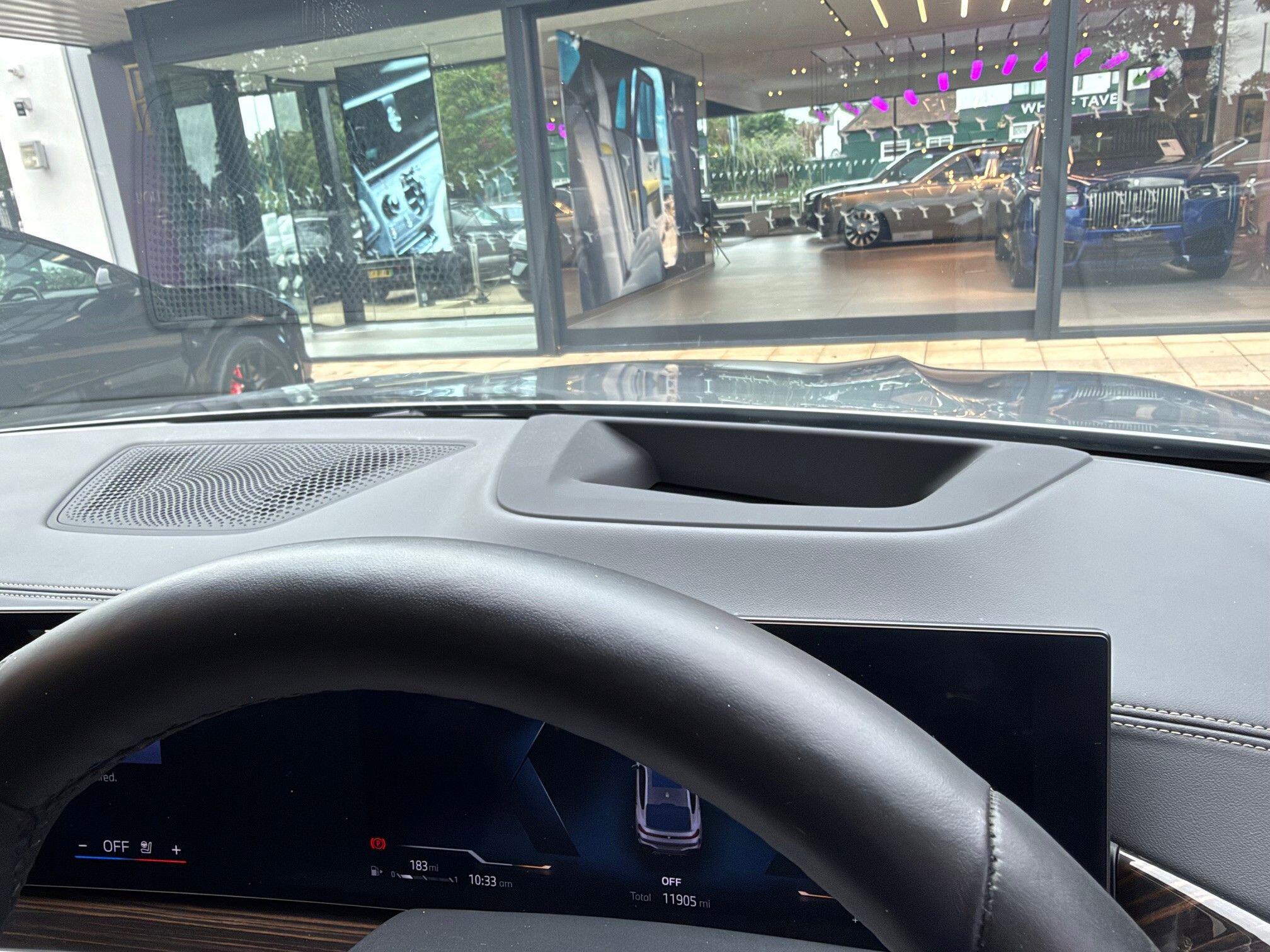 BMW X6 view 25