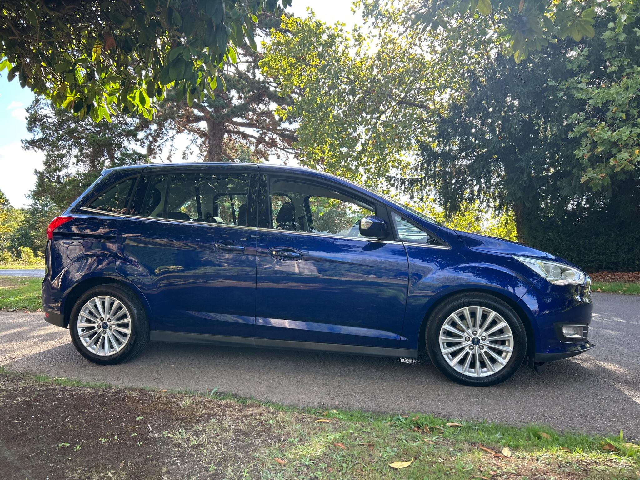 Ford Grand C-Max view 15