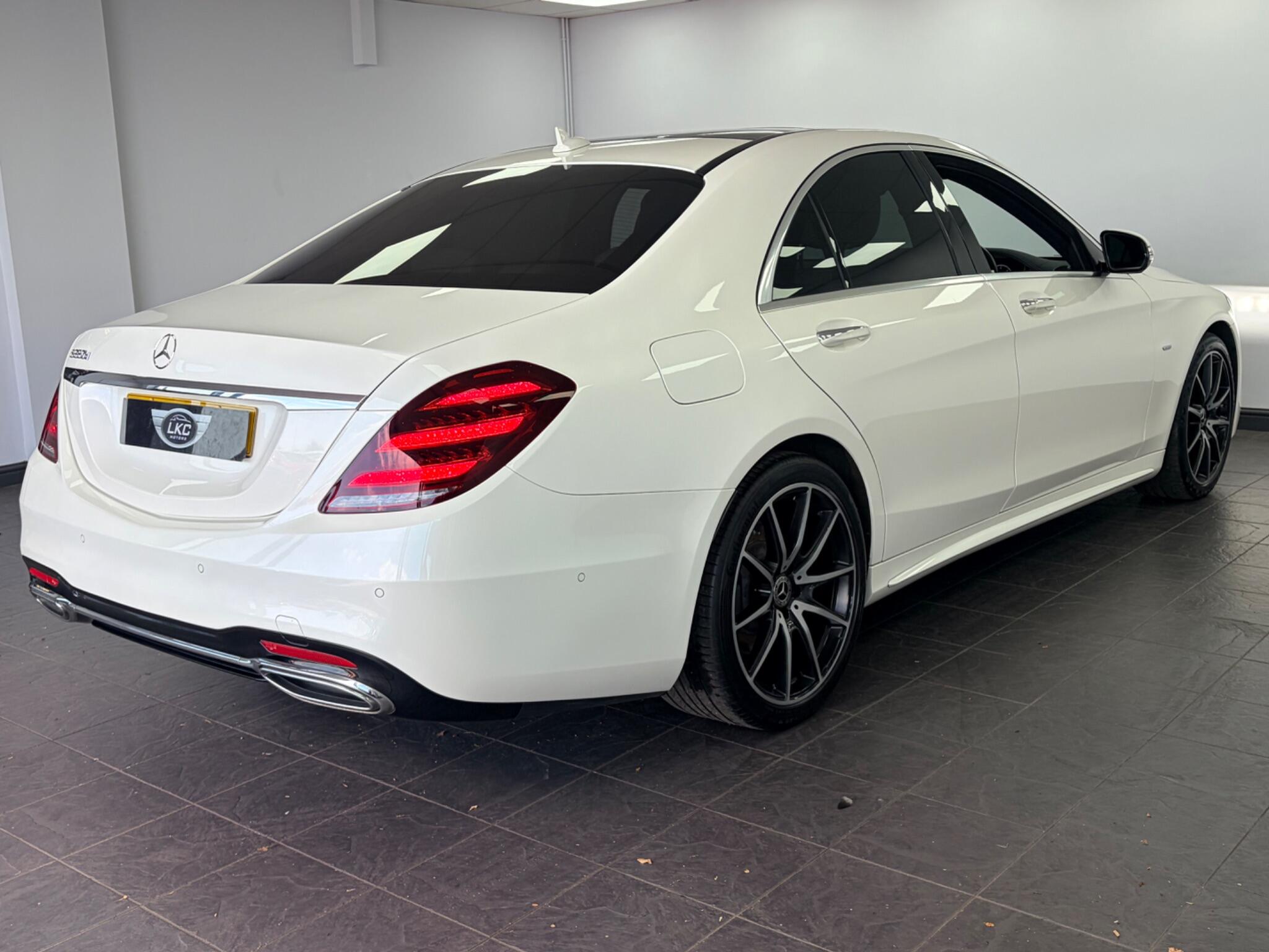 Mercedes-Benz S-Class view 7