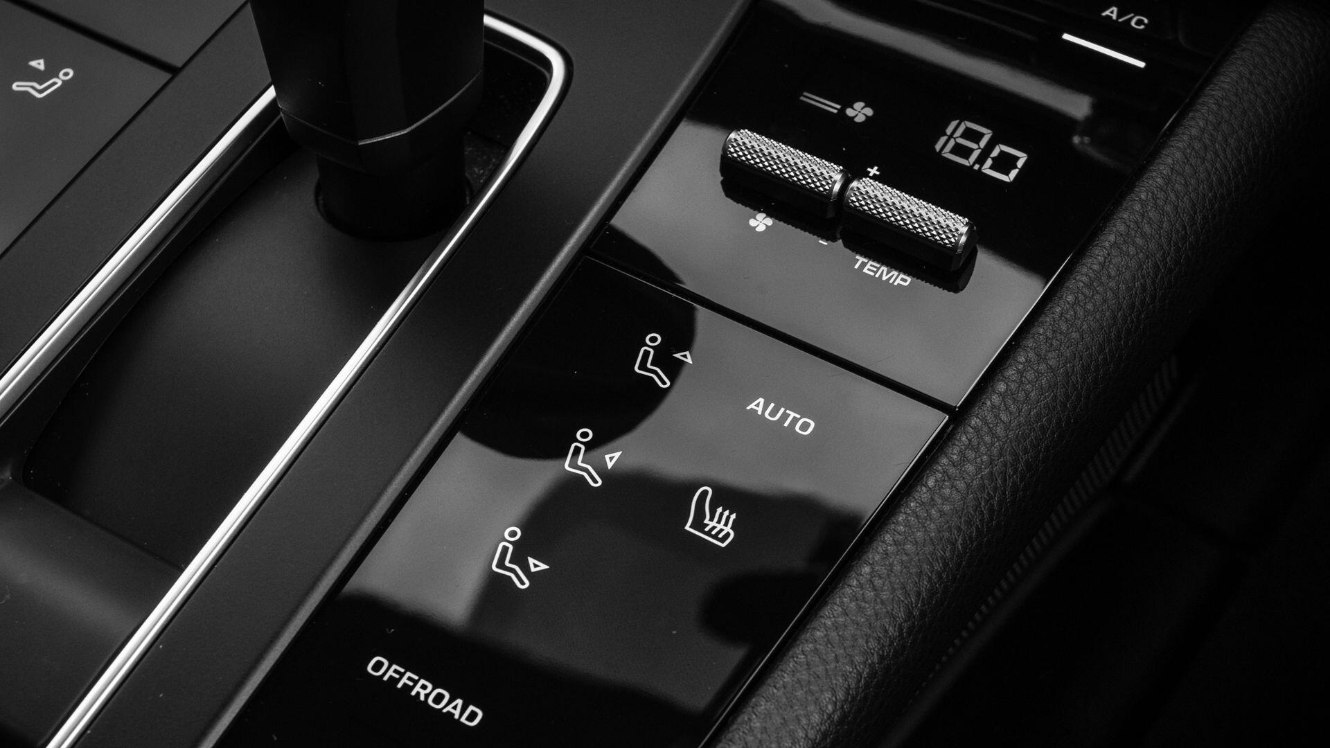 Porsche Macan view 15