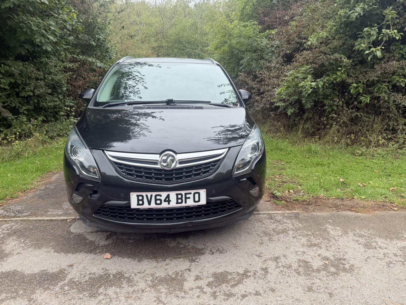 Vauxhall Zafira Tourer view 3