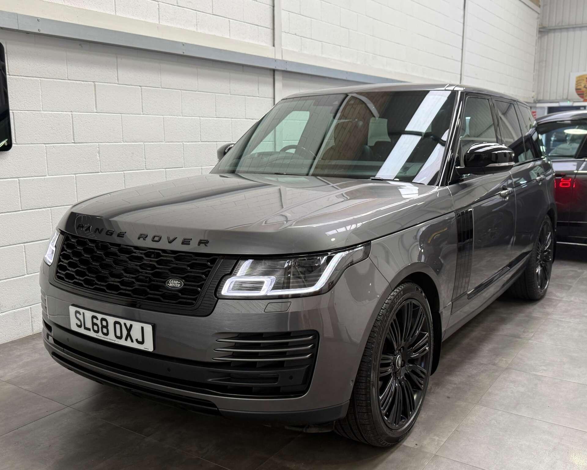 Land Rover Range Rover view 3