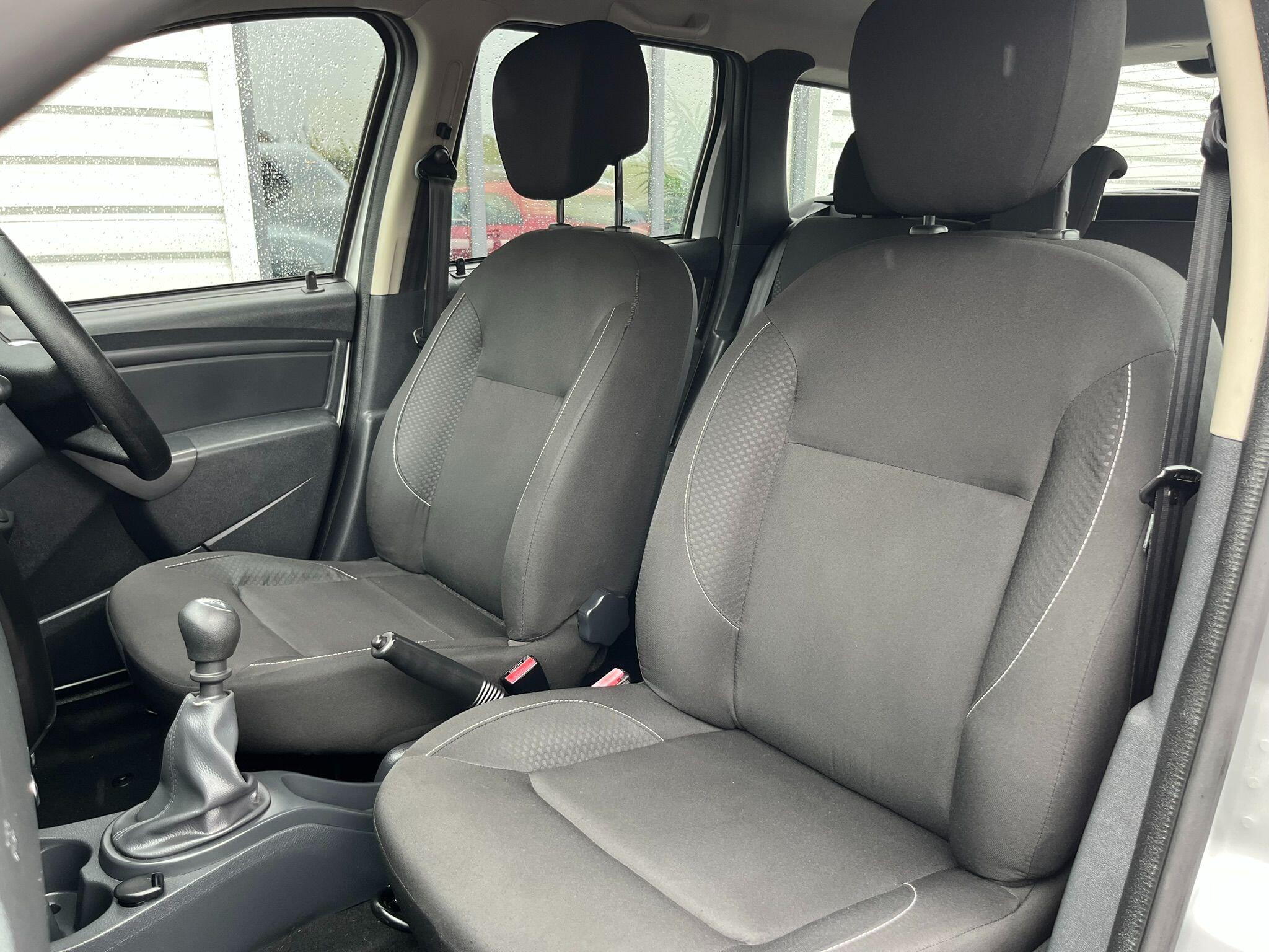Dacia Duster view 26
