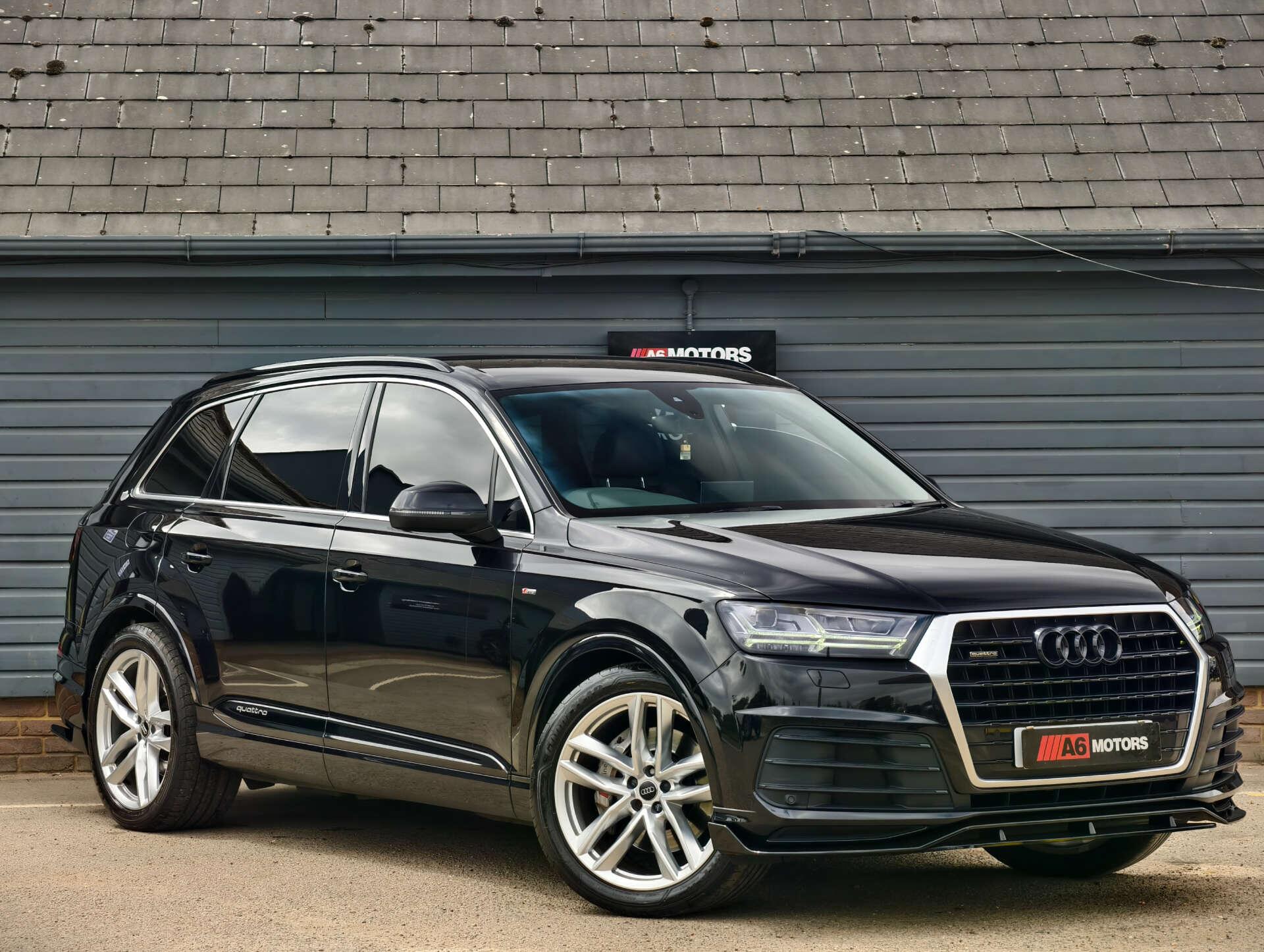 Audi Q7 view 7