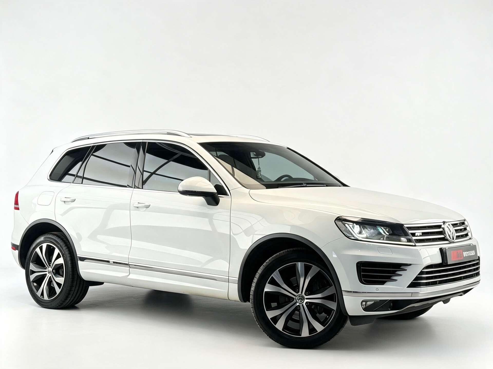 2015 Volkswagen Touareg in White for sale
