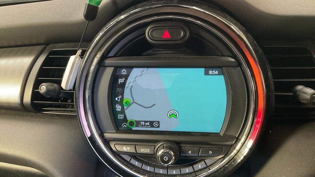 Mini Hatch view 13