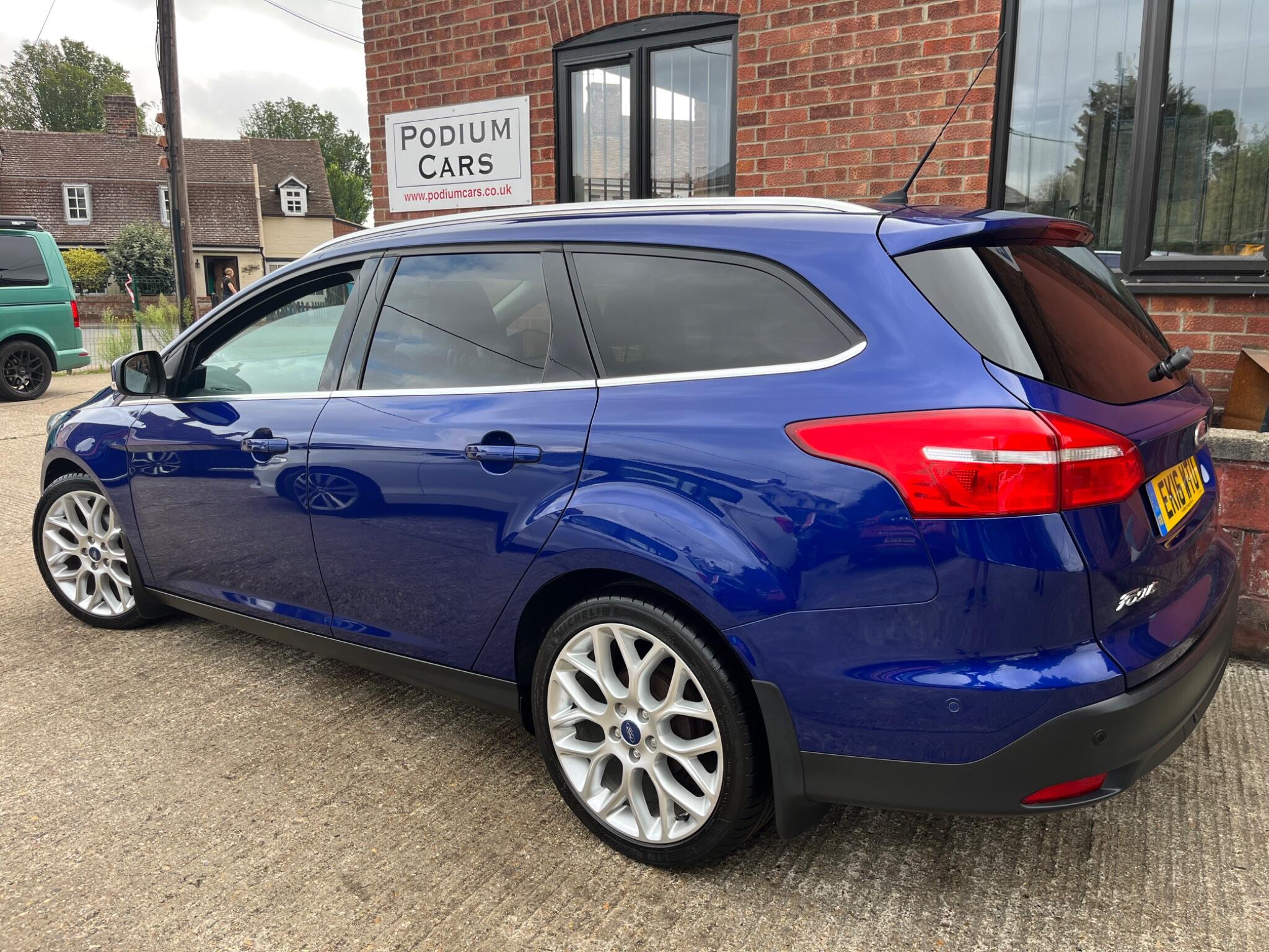 Ford Focus view 5