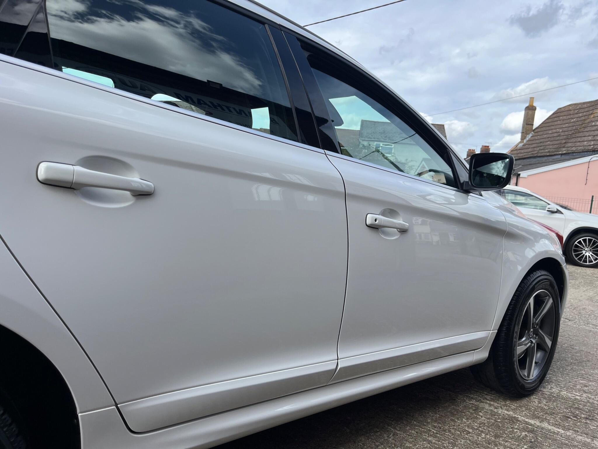 Volvo XC60 view 14