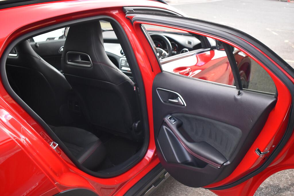 Mercedes-Benz Gla view 29
