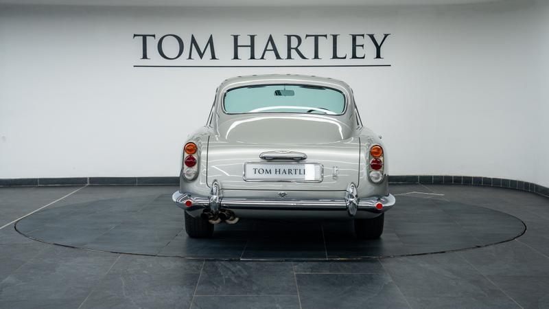 Aston Martin DB5 view 6