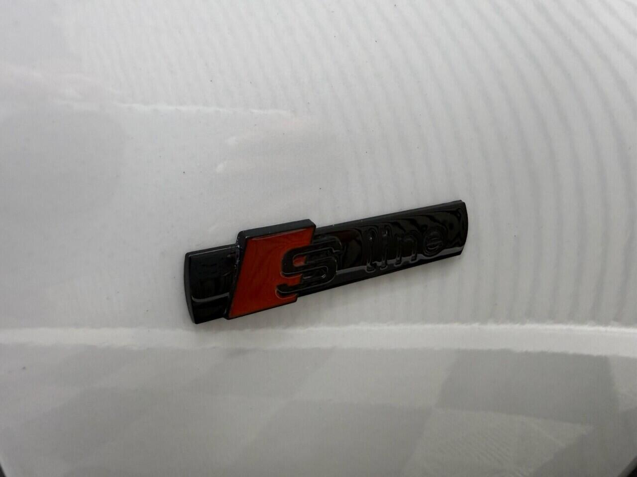 Audi A4 view 31