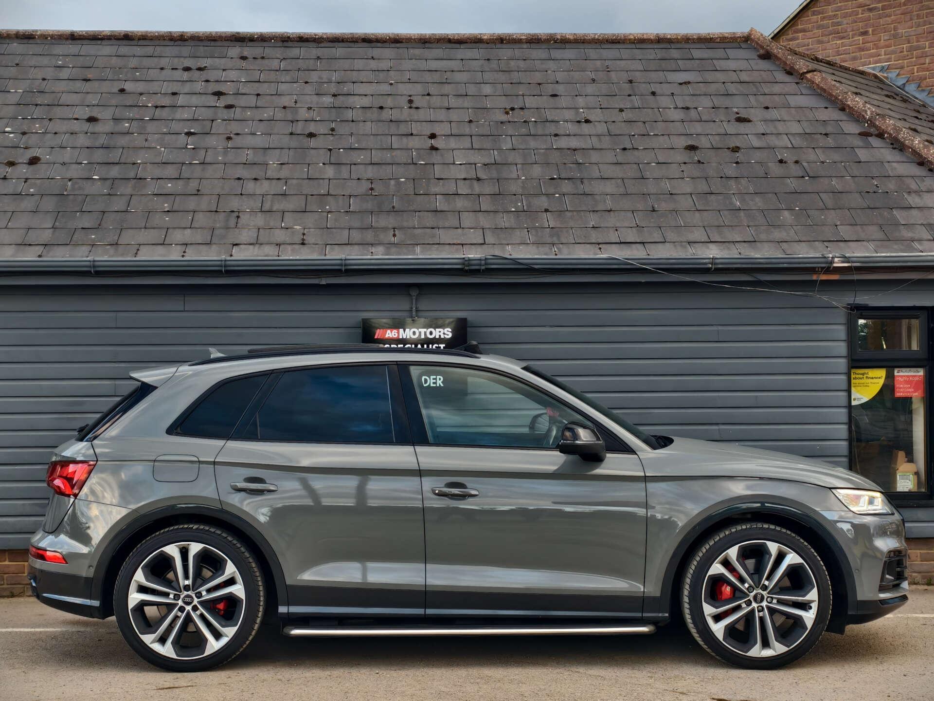 Audi SQ5 view 21