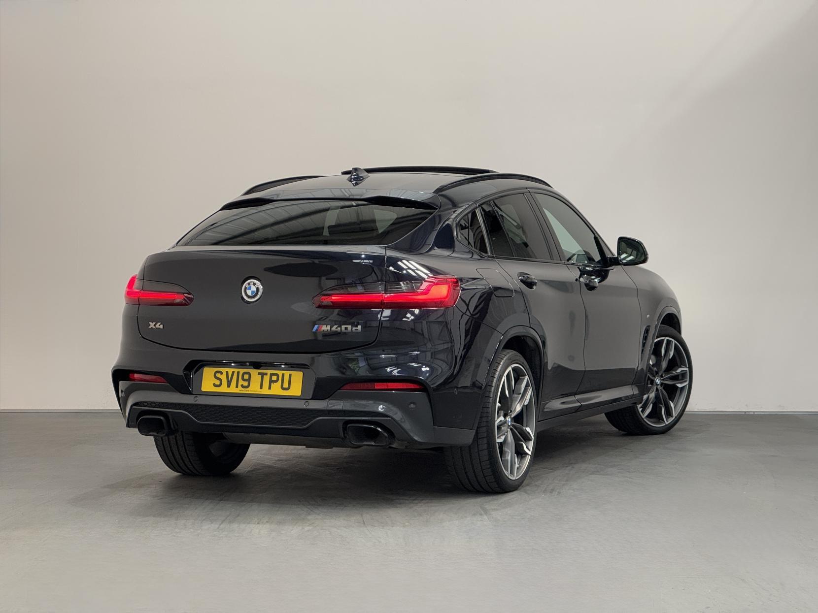 BMW X4 view 17