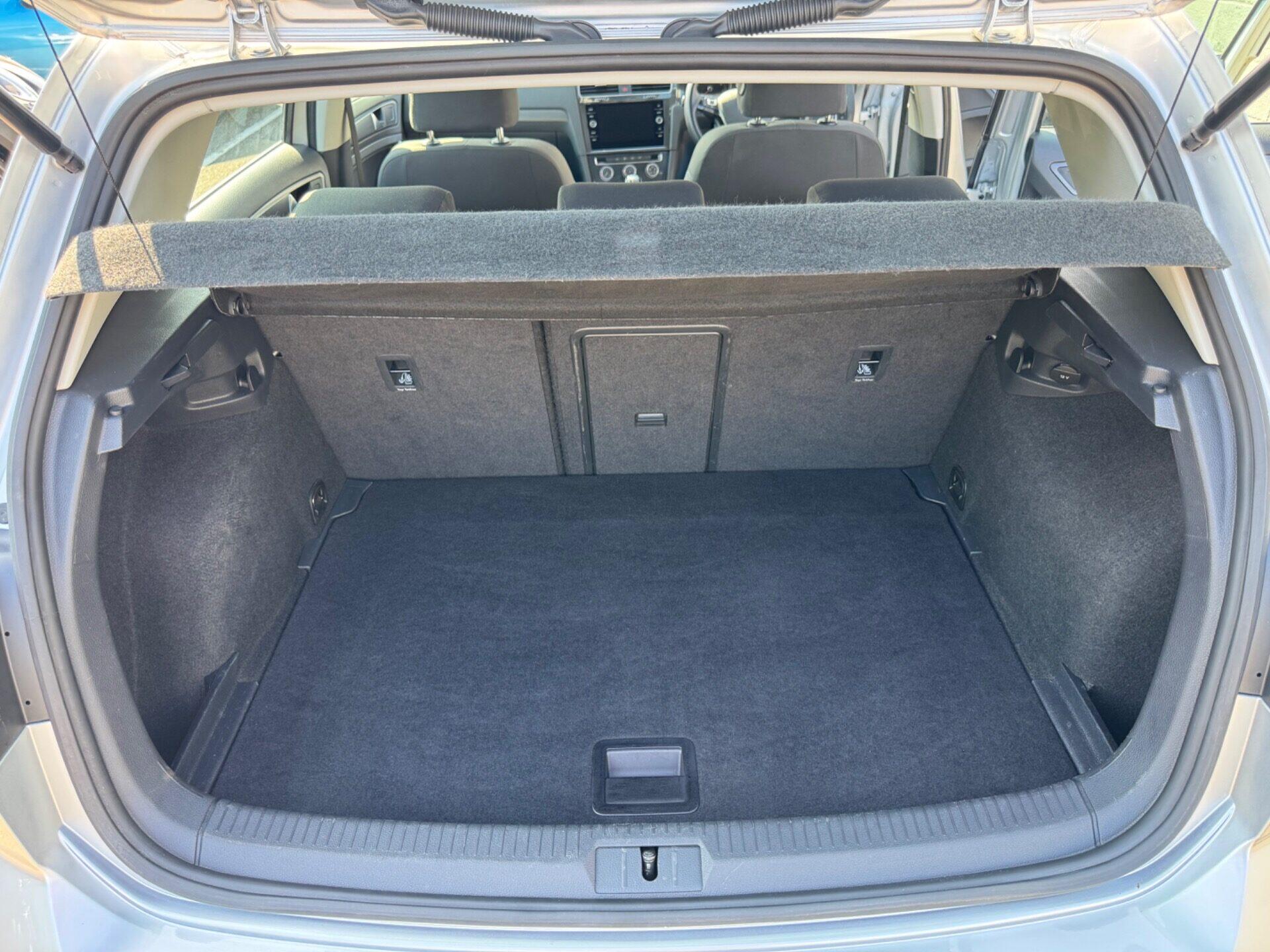 Volkswagen Golf view 12